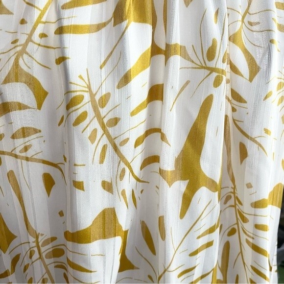 Joie Boho Palm Silky Blouse Gold Women’s Size L - Picture 10 of 10